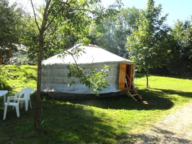 Camping Domaine De Mepillat Saint-Nizier-le-Bouchoux 外观 照片